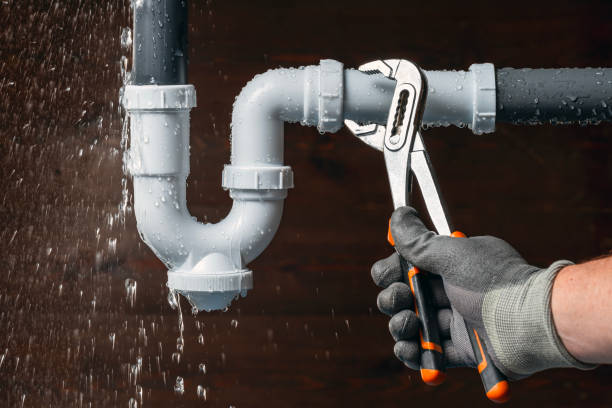 Professional Pipe Repair technician working in Hanna City, IL
